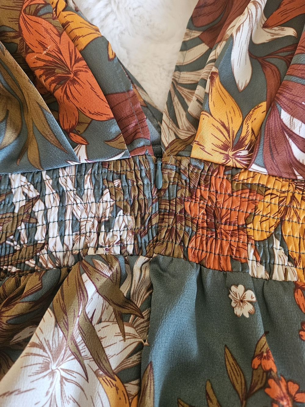 NWOT Size US 6 Showpo Aussie Floral Deep V-Neck Maxi Dress Tropical Boho - Picture 16 of 16